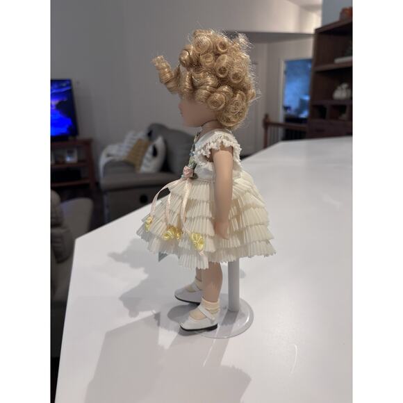 Vtg Danbury Mint Shirley Temple Movie Classic BABY TAKE A BOW 10" Porcelain Doll - Picture 4 of 9